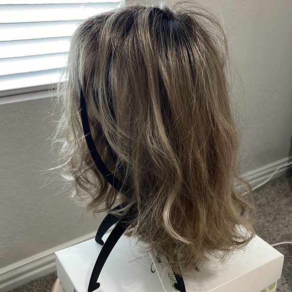 Envy Dakota Wig - Picture 7 of 14